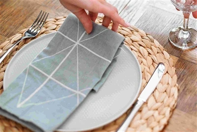 Plain fabrics are different from twill fabrics